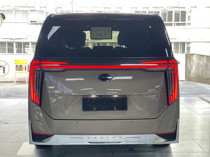 Фото 21 - GAC Trumpchi M8