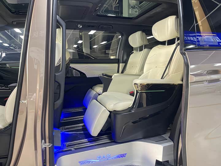 Фото 7 - GAC Trumpchi M8