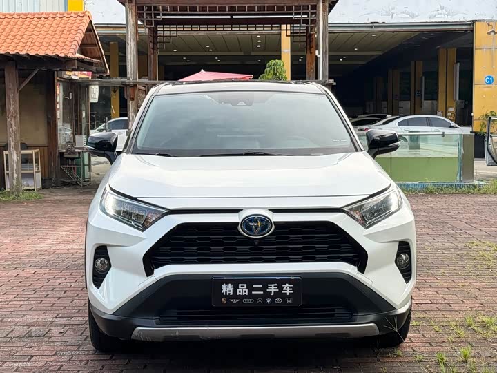 Фото 2 - Toyota RAV4