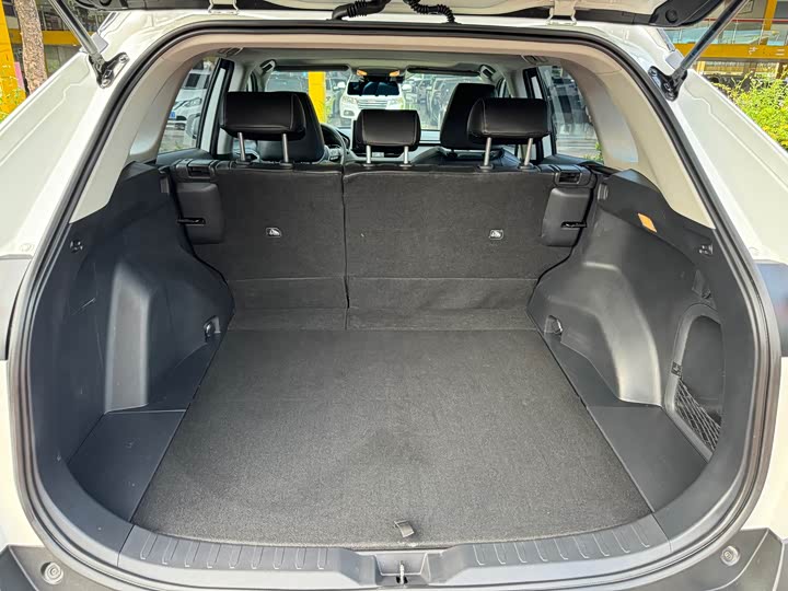 Фото 6 - Toyota RAV4