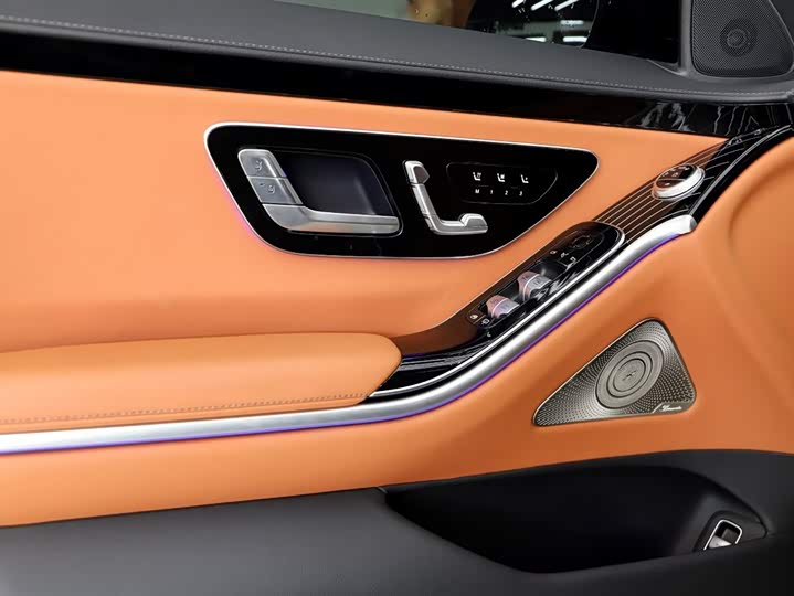 Фото 18 - Mercedes-Benz S-Class