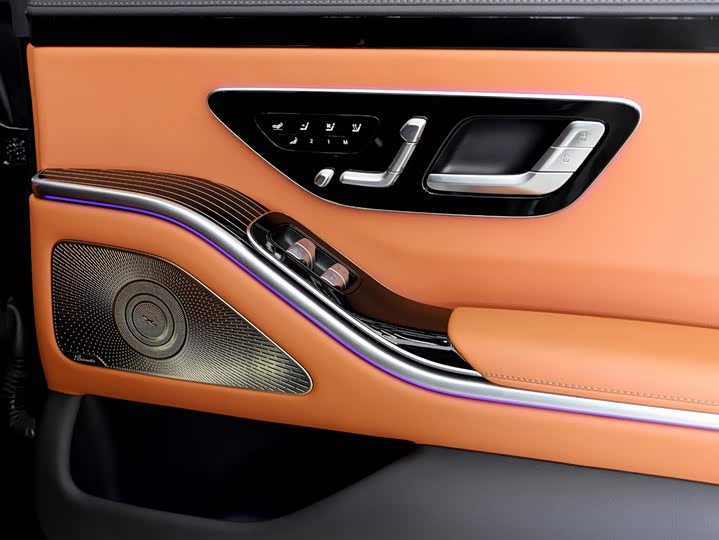 Фото 22 - Mercedes-Benz S-Class