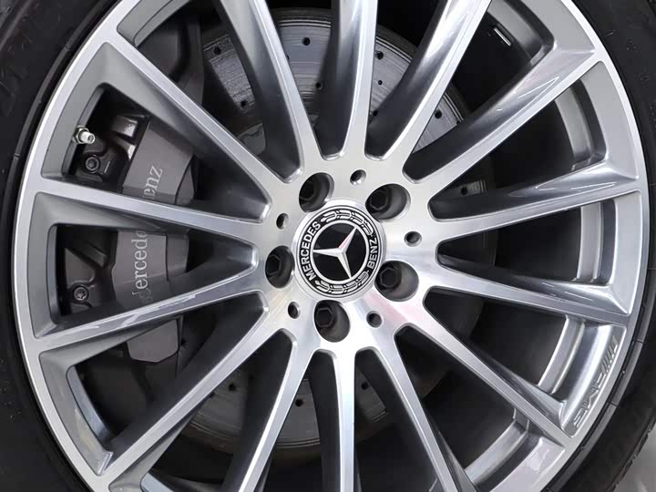 Фото 26 - Mercedes-Benz S-Class