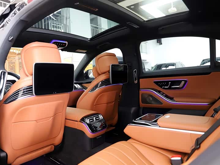 Фото 9 - Mercedes-Benz S-Class