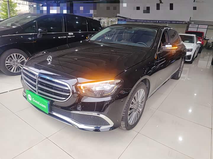 Фото 1 - Mercedes-Benz E-Class