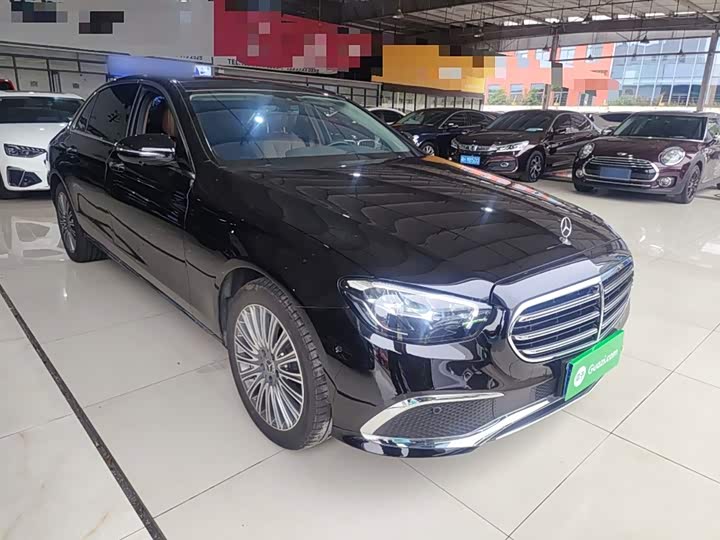 Фото 4 - Mercedes-Benz E-Class