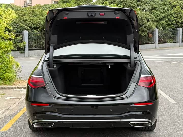 Фото 35 - Mercedes-Benz S-Class