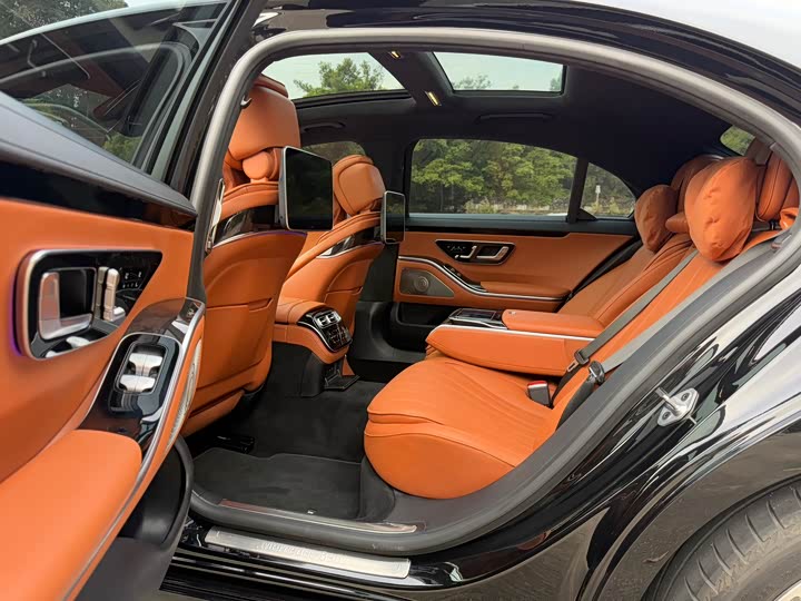 Фото 46 - Mercedes-Benz S-Class