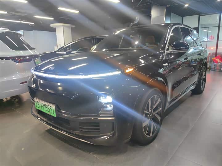 Фото 1 - LiXiang L8