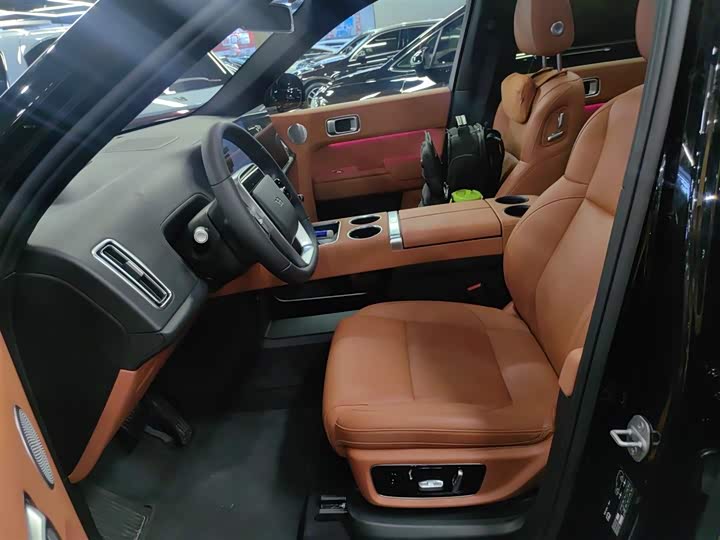 Фото 15 - LiXiang L8