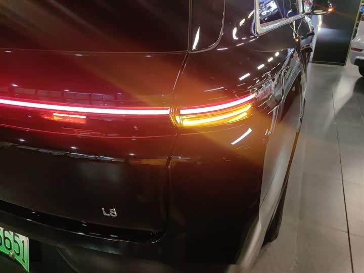 Фото 8 - LiXiang L8