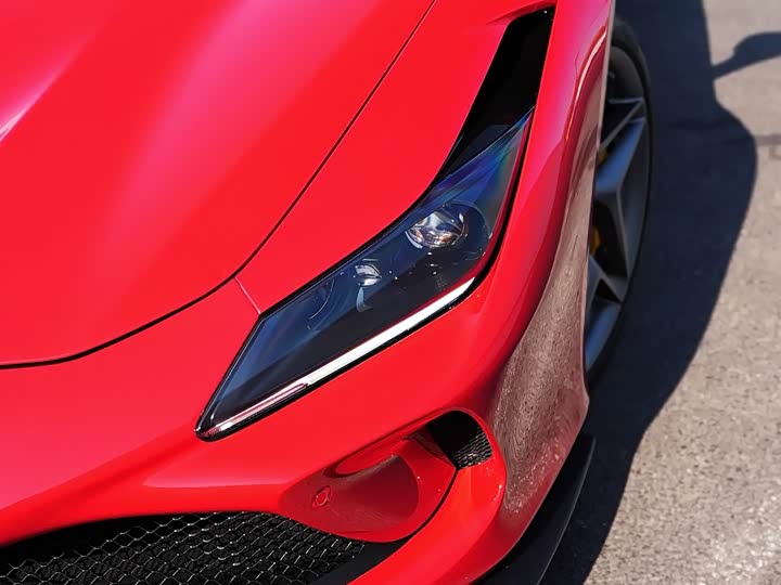 Фото 6 - Ferrari F8