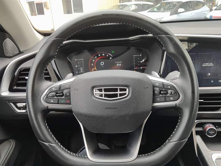 Фото 11 - Geely Tugella