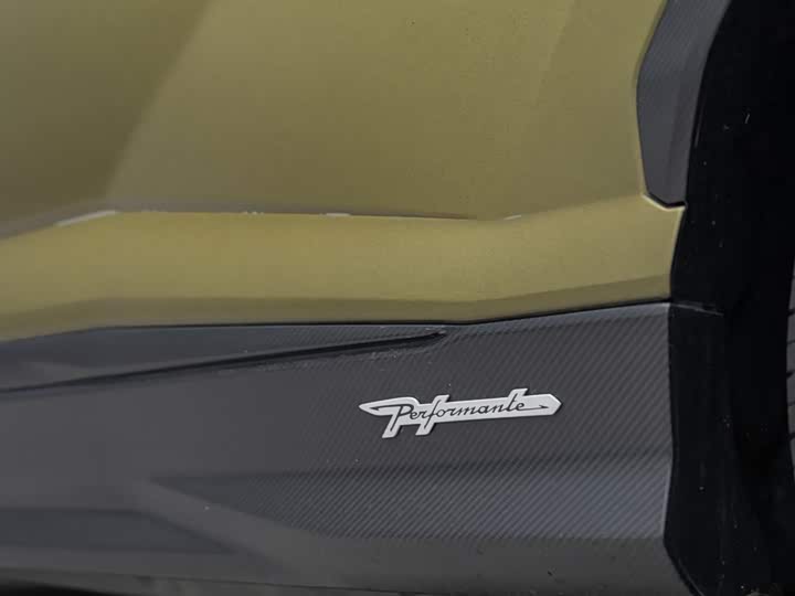 Фото 10 - Lamborghini Urus