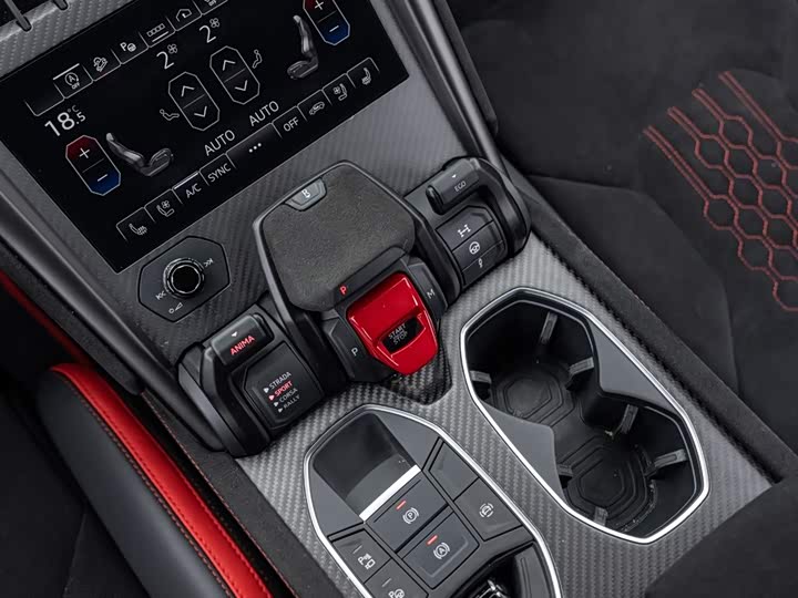 Фото 19 - Lamborghini Urus