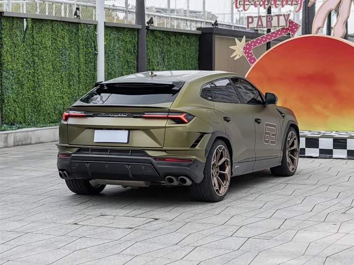 Фото 4 - Lamborghini Urus