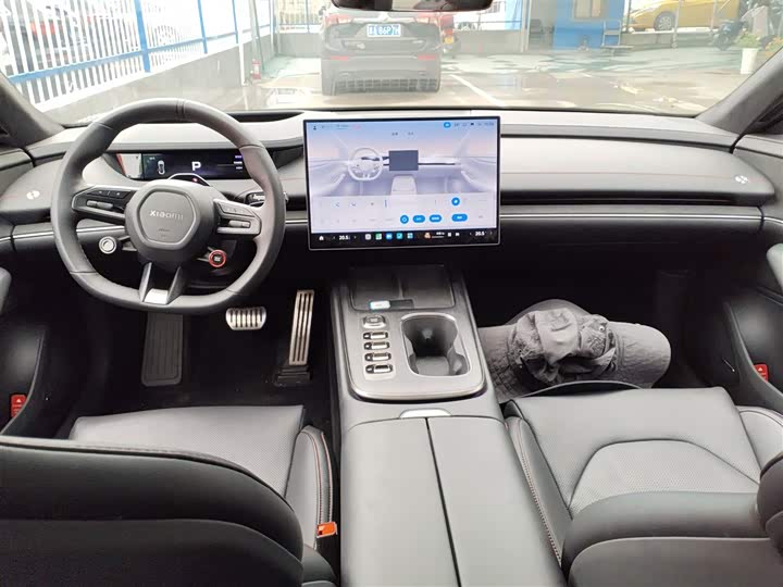 Фото 10 - Xiaomi SU7