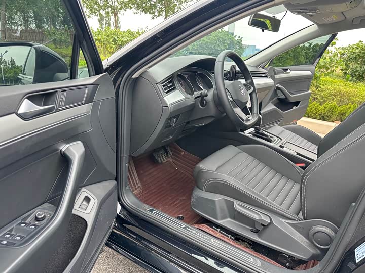 Фото 10 - Volkswagen Magotan