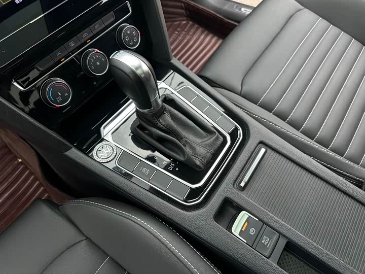 Фото 11 - Volkswagen Magotan