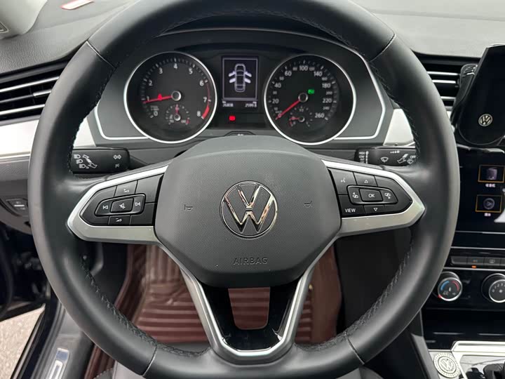 Фото 12 - Volkswagen Magotan