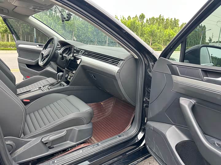 Фото 16 - Volkswagen Magotan