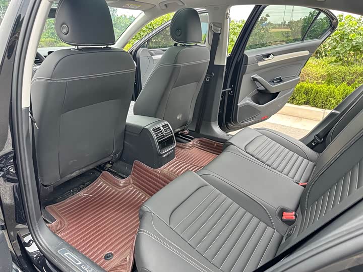 Фото 17 - Volkswagen Magotan