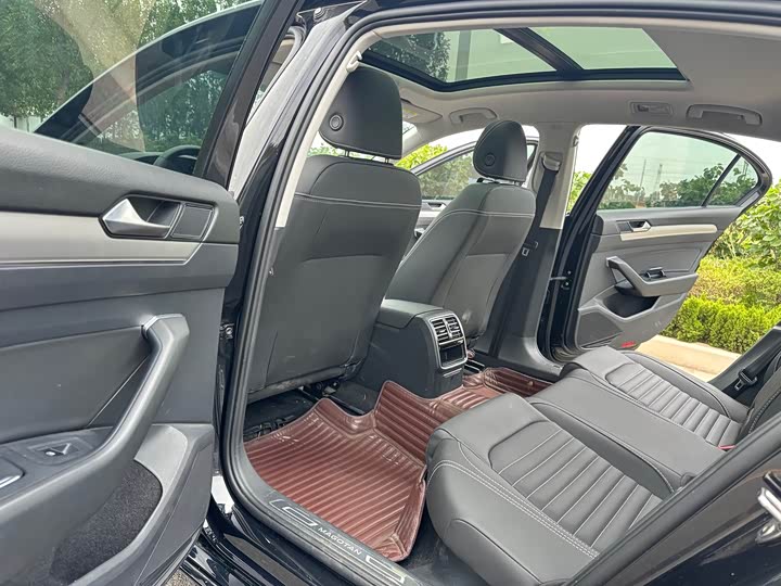 Фото 18 - Volkswagen Magotan