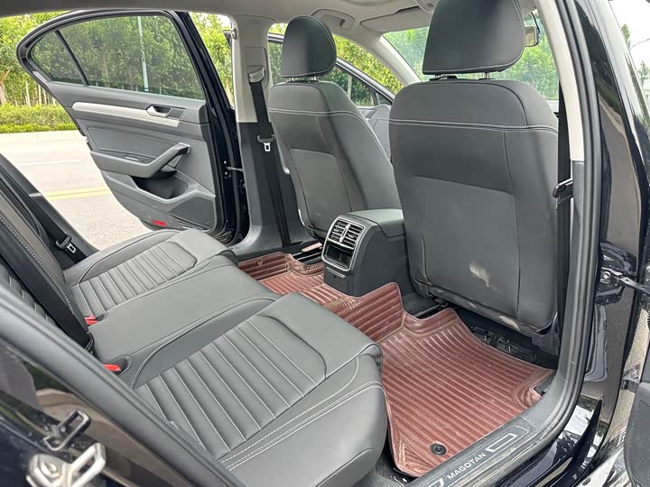 Фото 21 - Volkswagen Magotan