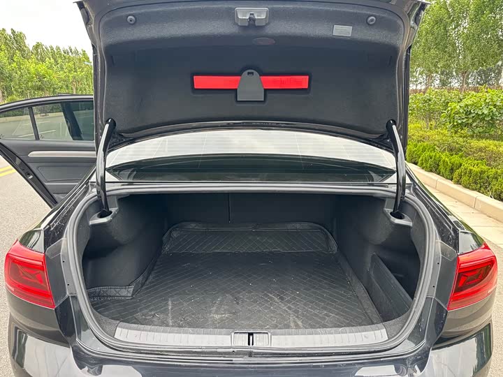 Фото 24 - Volkswagen Magotan