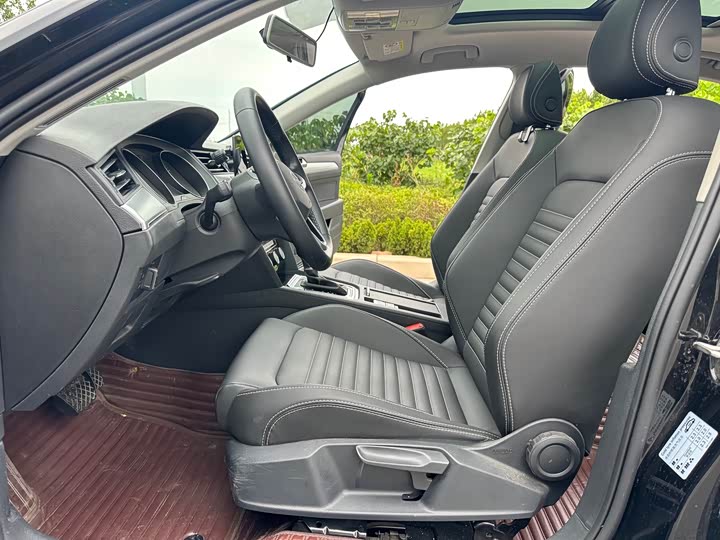 Фото 8 - Volkswagen Magotan