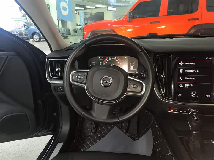 Фото 11 - Volvo S60