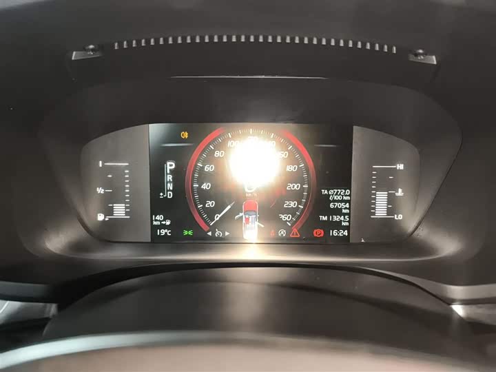 Фото 12 - Volvo S60