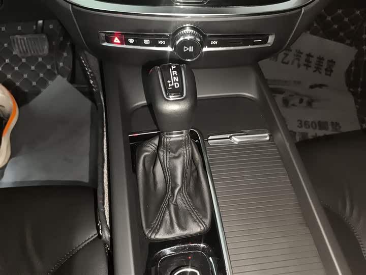 Фото 14 - Volvo S60