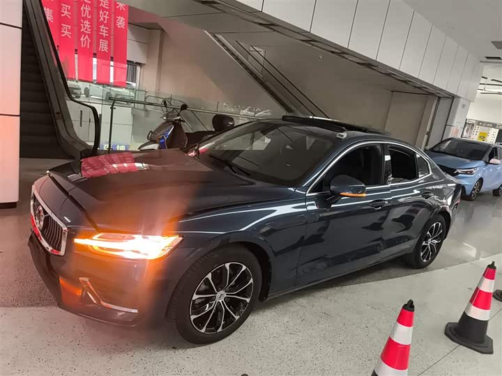 Фото 5 - Volvo S60