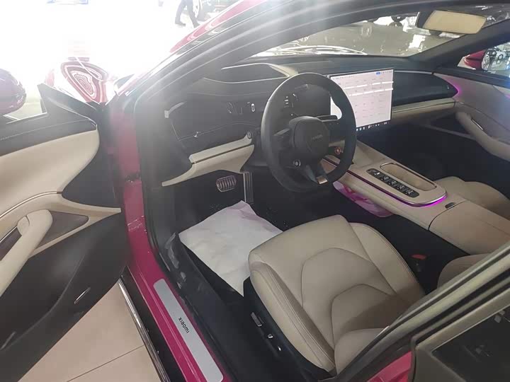 Фото 15 - Xiaomi SU7