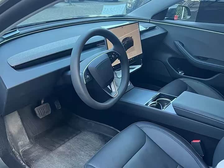 Фото 3 - Tesla Model 3