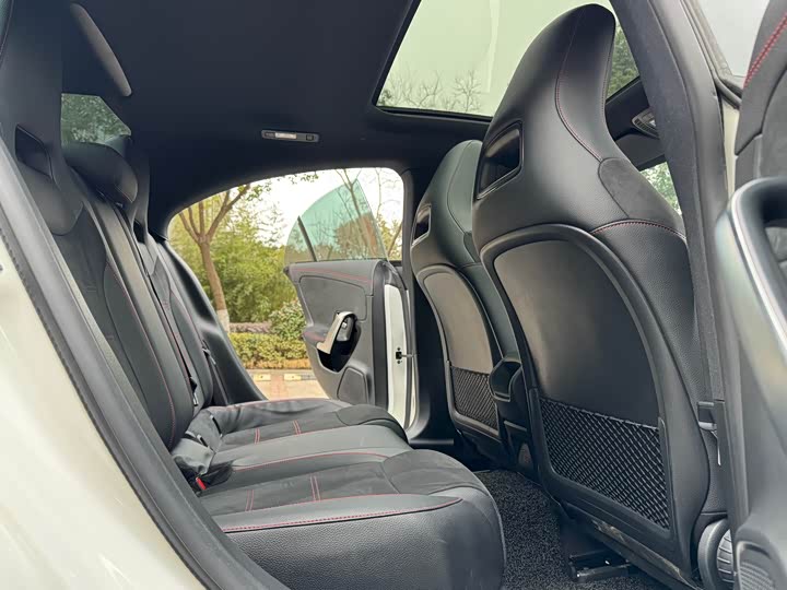 Фото 11 - Mercedes-Benz CLA-Class