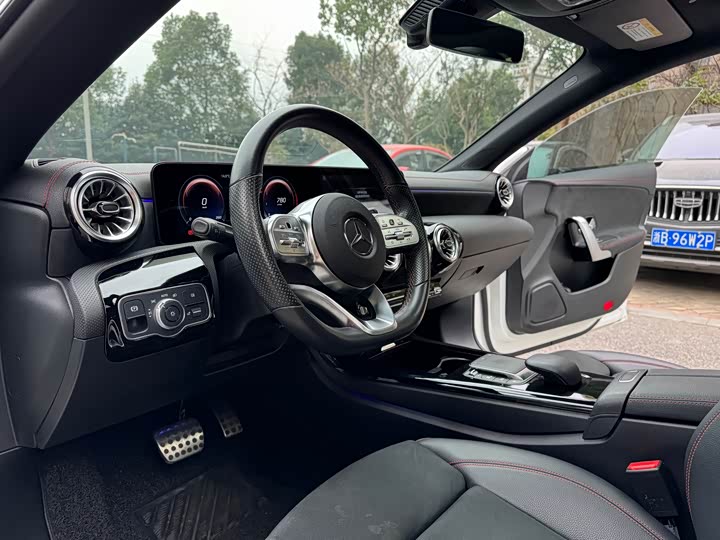 Фото 5 - Mercedes-Benz CLA-Class