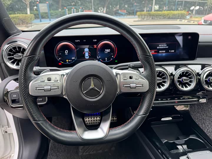 Фото 6 - Mercedes-Benz CLA-Class