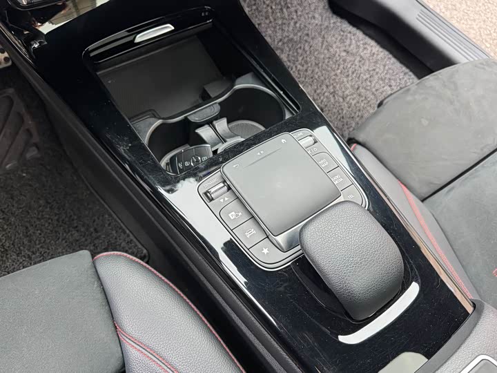 Фото 8 - Mercedes-Benz CLA-Class