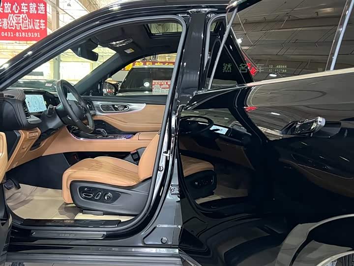 Фото 10 - GAC Trumpchi GS8