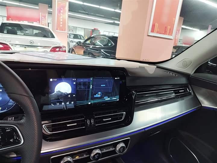 Фото 10 - Hongqi HS5