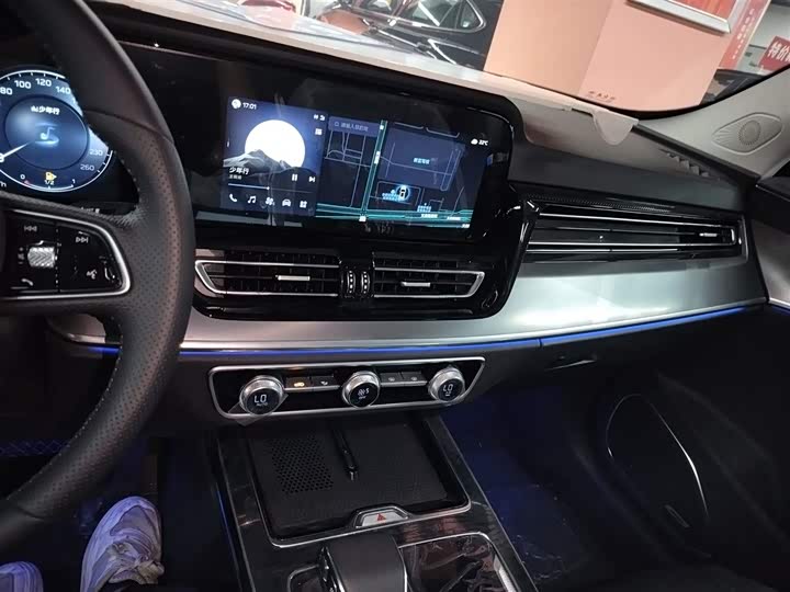 Фото 13 - Hongqi HS5