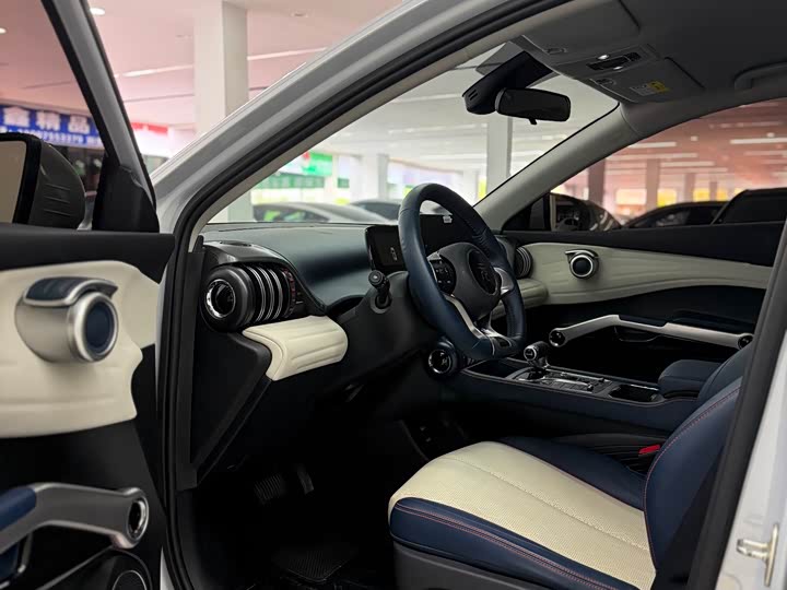 Фото 8 - BYD Yuan Plus