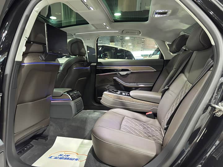 Фото 13 - Audi A8