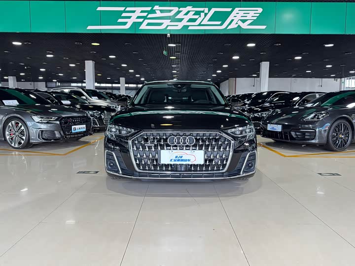 Фото 2 - Audi A8