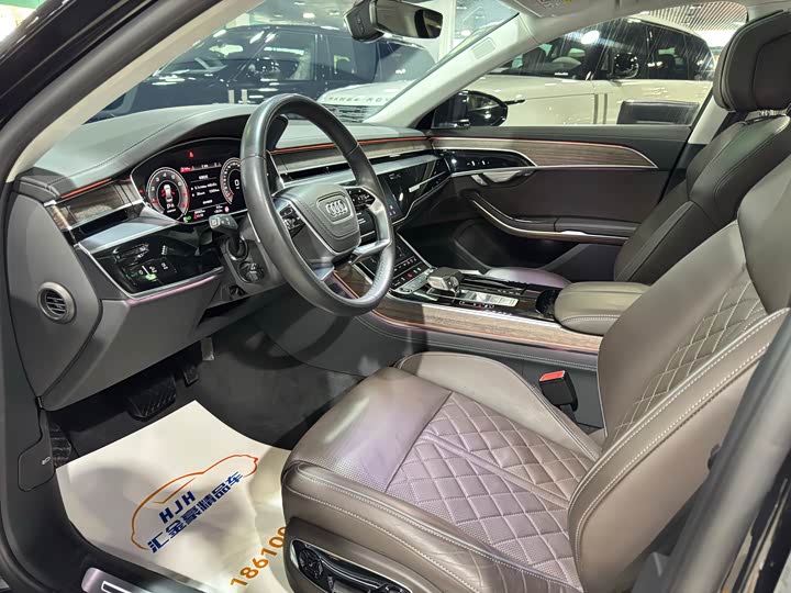 Фото 4 - Audi A8