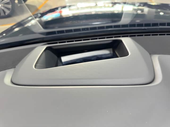 Фото 9 - Audi A8