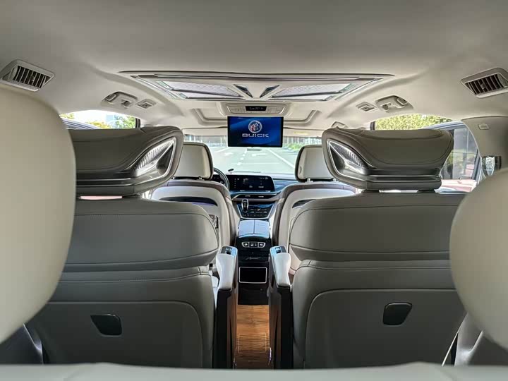 Фото 11 - Buick GL8 ES