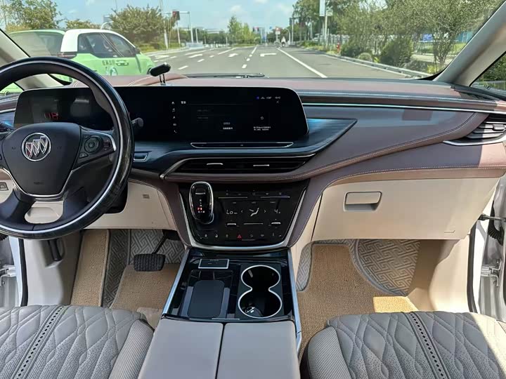 Фото 6 - Buick GL8 ES